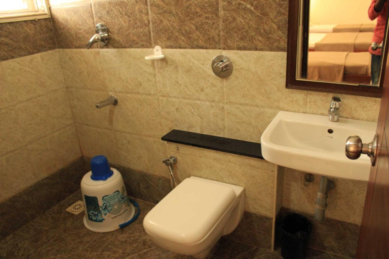 Hotel Venkadaramana Tower - Friendliness & Cleanliness Room Кумбаконам Экстерьер фото